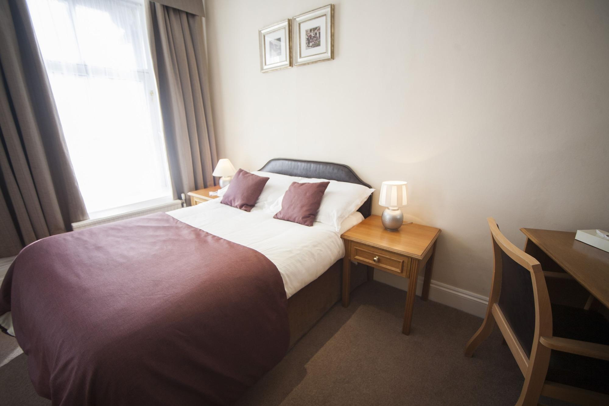 The White Swan 3* Halifax