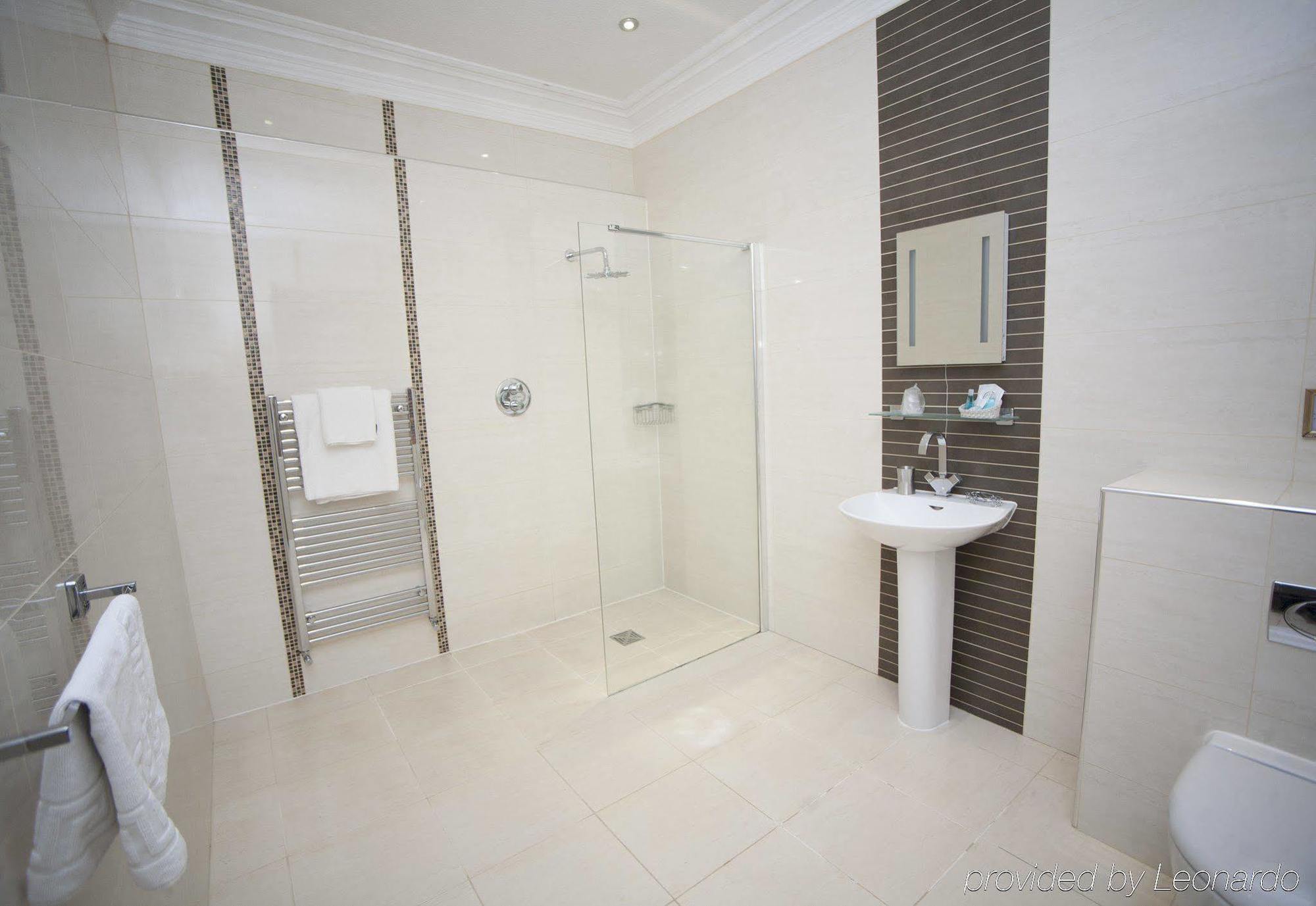 The White Swan 3* Halifax