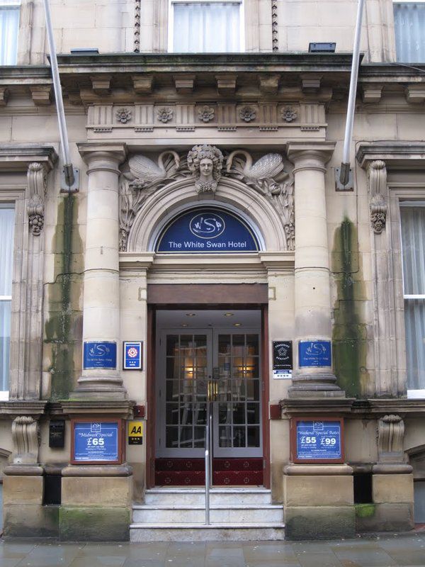 Hotel The White Swan 3*