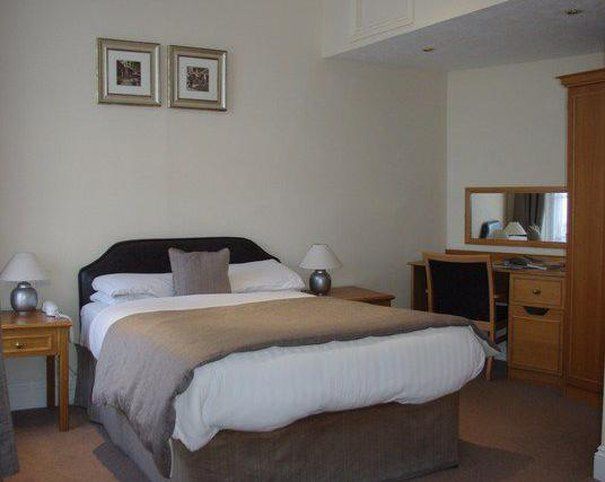 Hotel The White Swan 3*