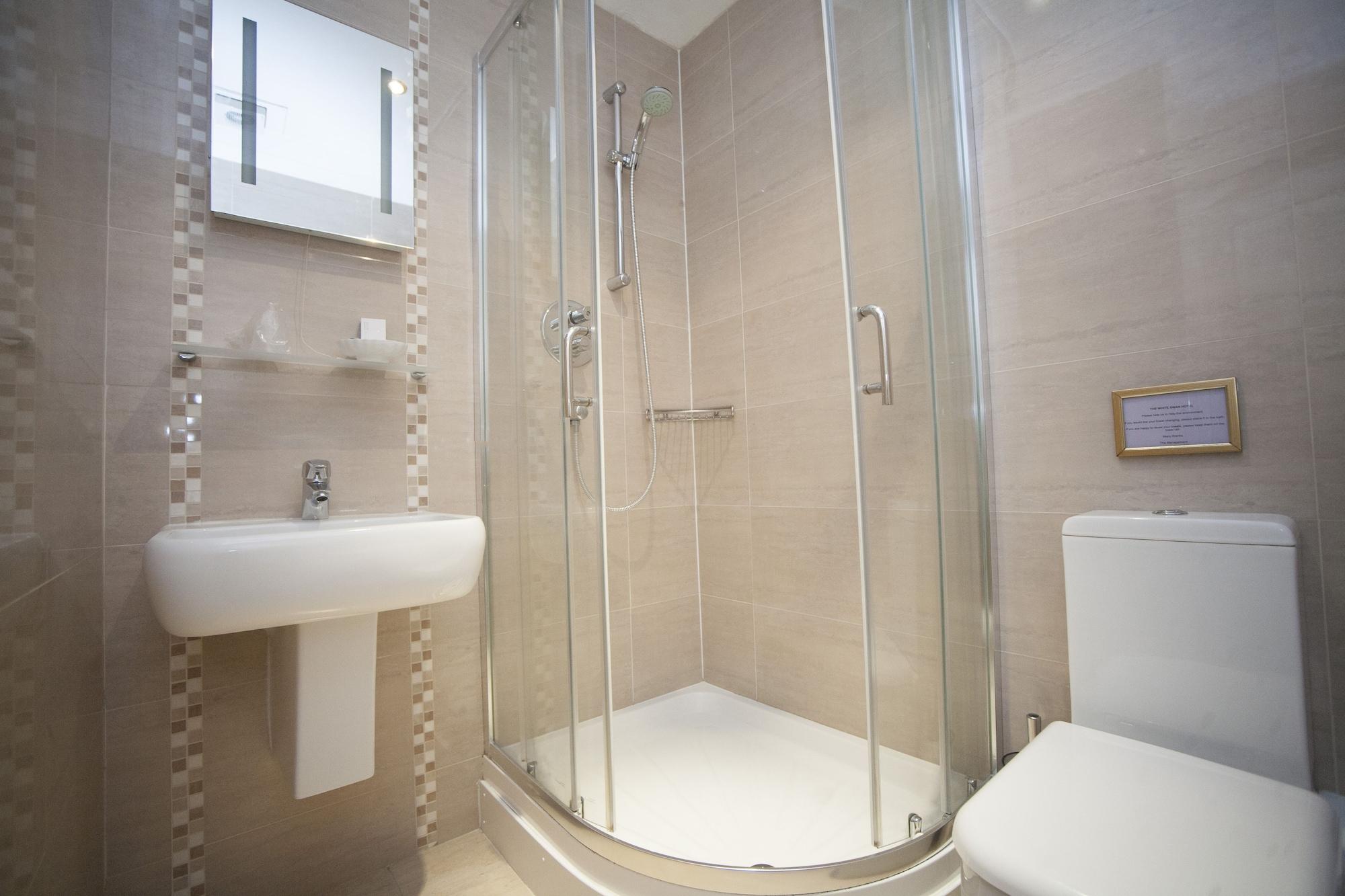 The White Swan 3*