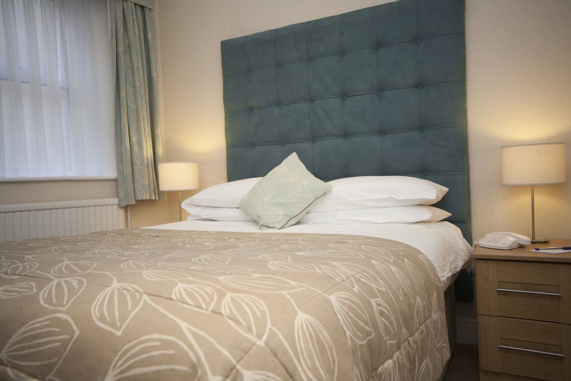 Hotel The White Swan 3*